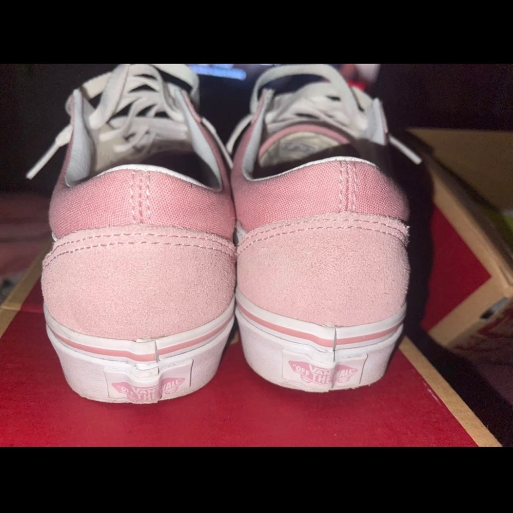 Vans - Picture 3 of 5